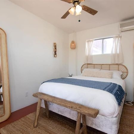 Renovated Lodge - Room 2 With Pool Access Joshua Tree Zewnętrze zdjęcie