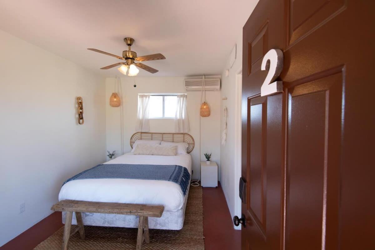 Renovated Lodge - Room 2 With Pool Access Joshua Tree Zewnętrze zdjęcie