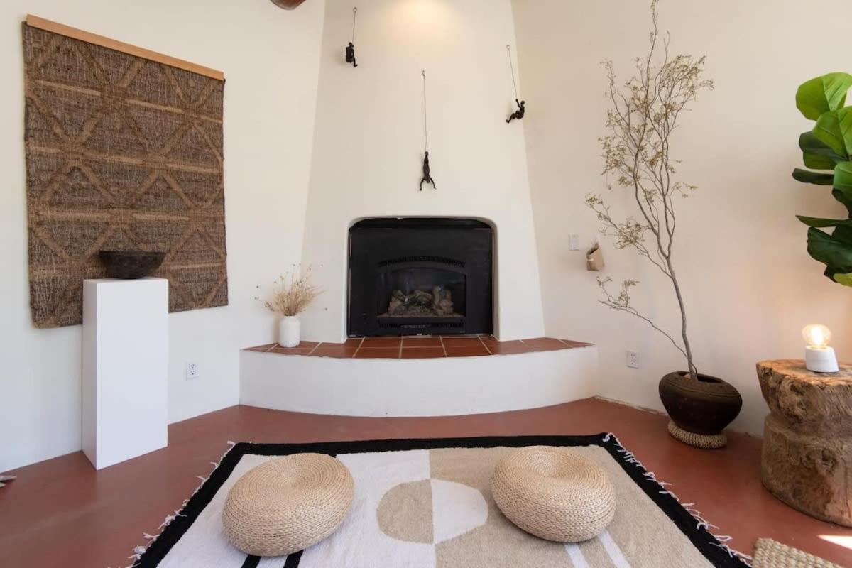 Renovated Lodge - Room 2 With Pool Access Joshua Tree Zewnętrze zdjęcie